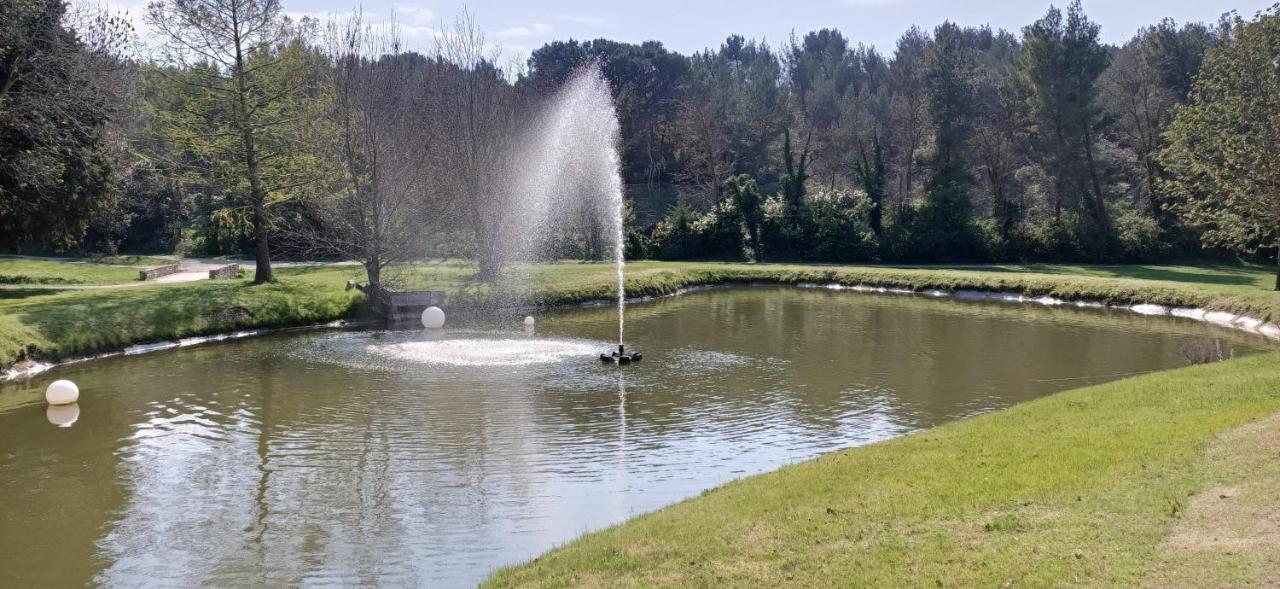 Charmant T2 Climatise Avec Belle Vue , Golf De Pont-Royal Mallemort Exterior foto