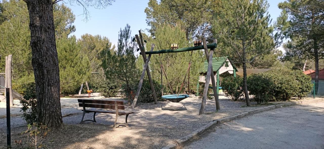 Charmant T2 Climatise Avec Belle Vue , Golf De Pont-Royal Mallemort Exterior foto