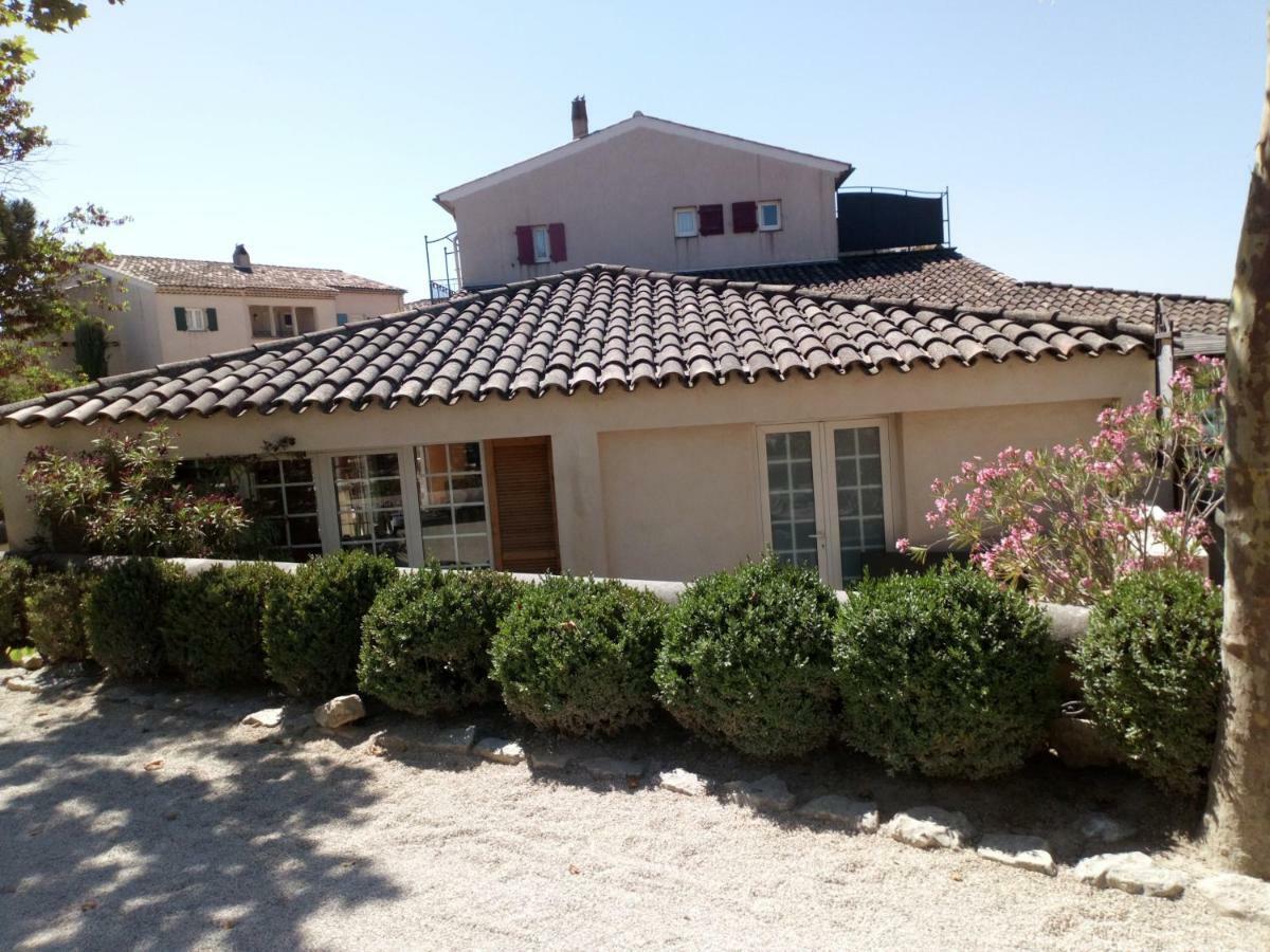 Charmant T2 Climatise Avec Belle Vue , Golf De Pont-Royal Mallemort Exterior foto