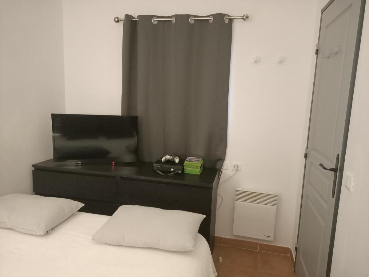 Charmant T2 Climatise Avec Belle Vue , Golf De Pont-Royal Mallemort Exterior foto